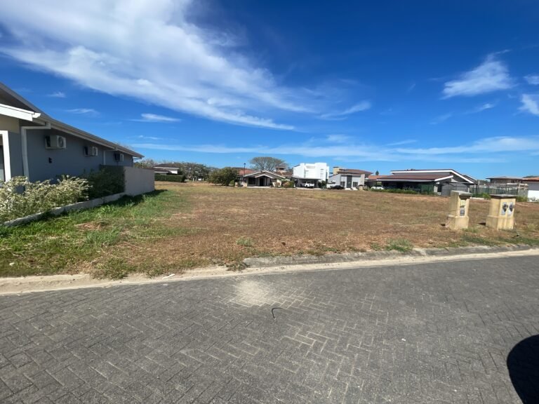 Gated Community Lot for Sale in Condominio Parque del Encino – Liberia