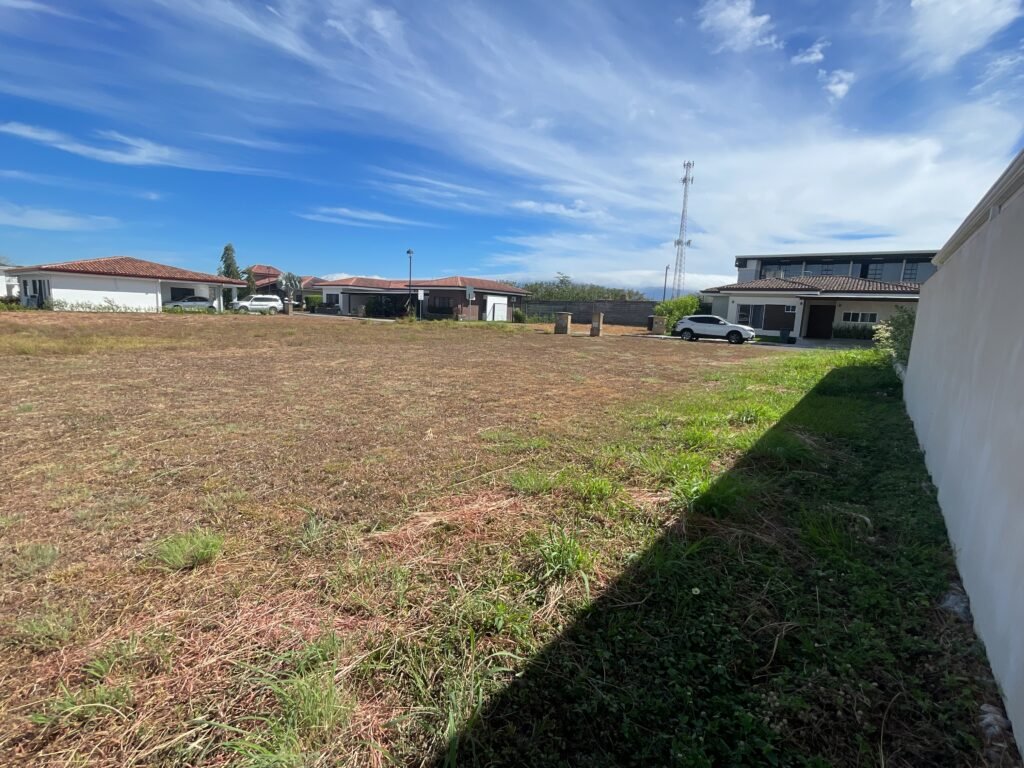 Gated Community Lot for Sale in Condominio Parque del Encino – Liberia