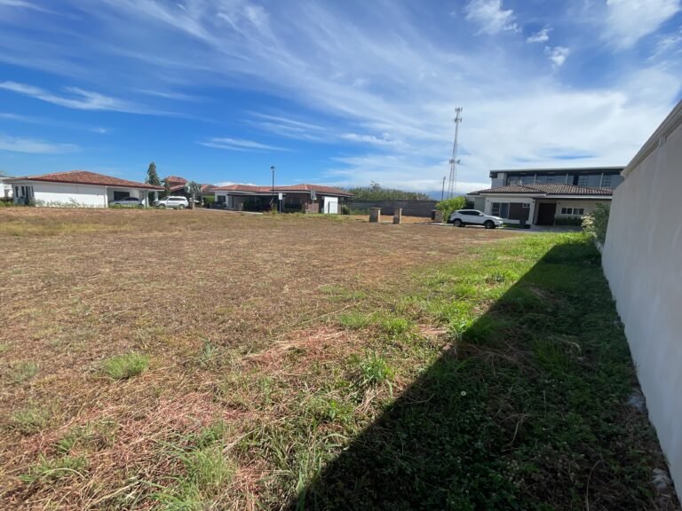 Gated Community Lot for Sale in Condominio Parque del Encino – Liberia