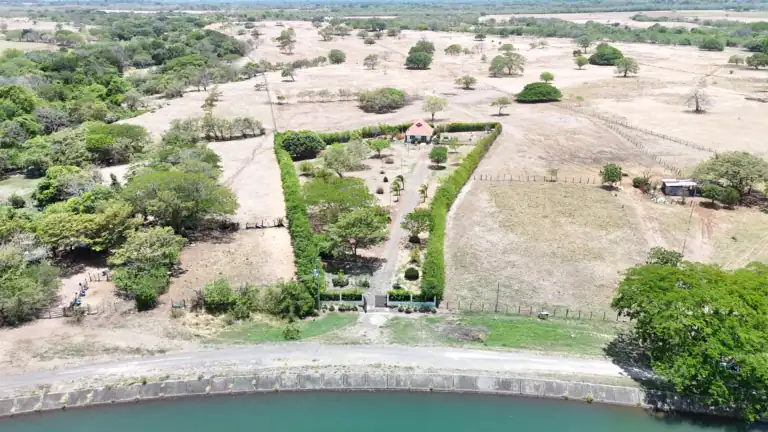 Quinta Ornitorrinco en venta en Bagaces | 7.000 m² Frente a El Canal