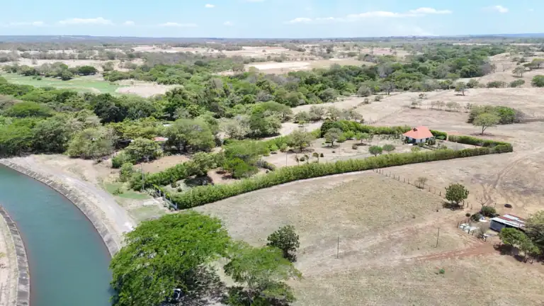 Quinta Ornitorrinco en venta en Bagaces | 7.000 m² Frente a El Canal