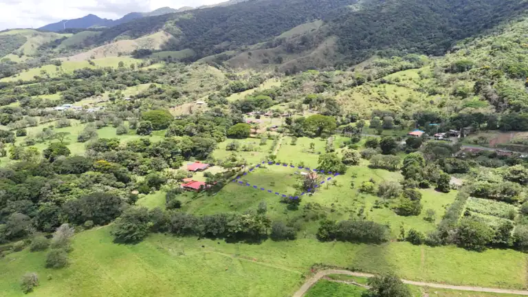 Casa de campo en venta en Río Naranjo, Bagaces | Vista al Volcán Tenorio