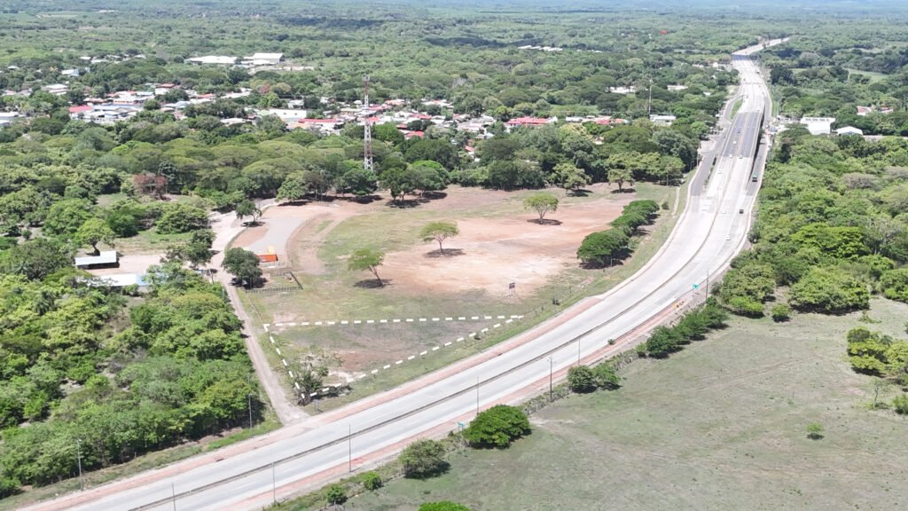 Terreno comercial en venta sobre Ruta 1 en Bagaces