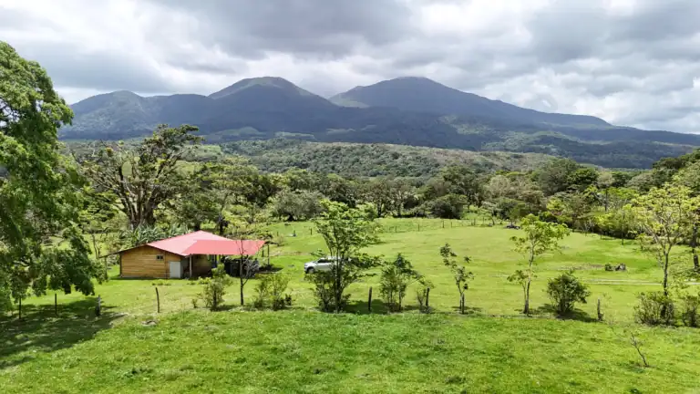 Casa de campo en venta en Río Naranjo, Bagaces | Vista al Volcán Tenorio