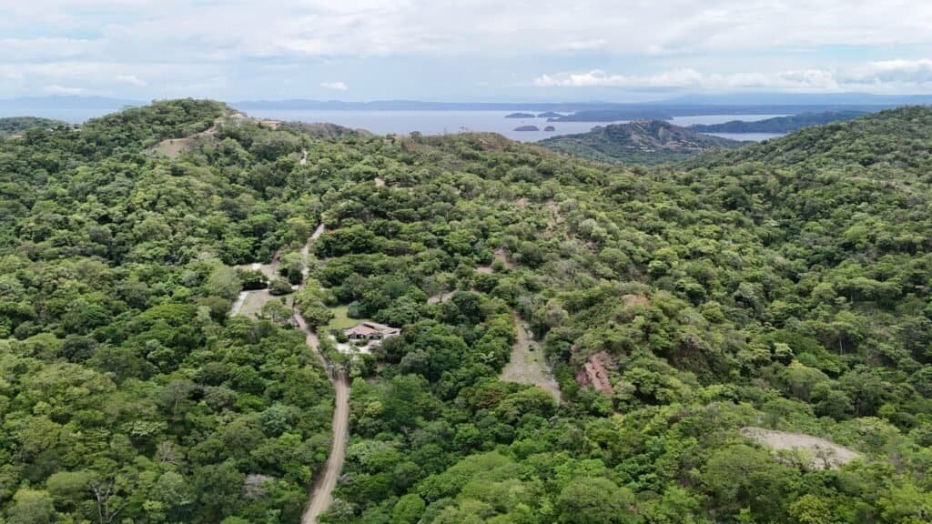 Terreno en venta listo para construir en condominio Hacienda Lomas del Mar – Guanacaste