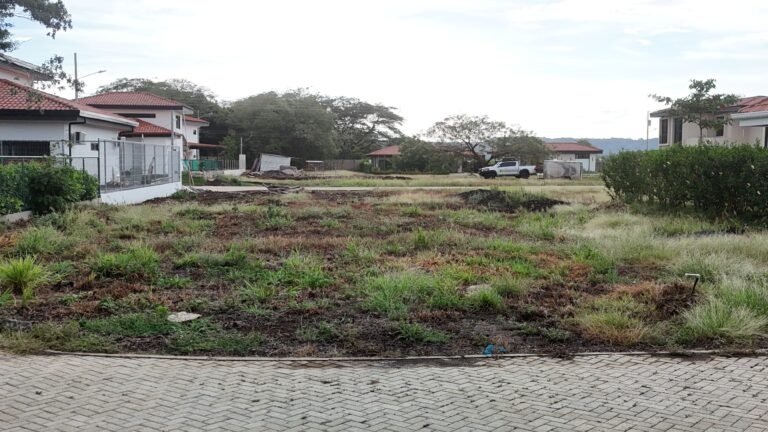 Lote en venta en Condominio La Tajona de 417 m² con anteproyecto de casa