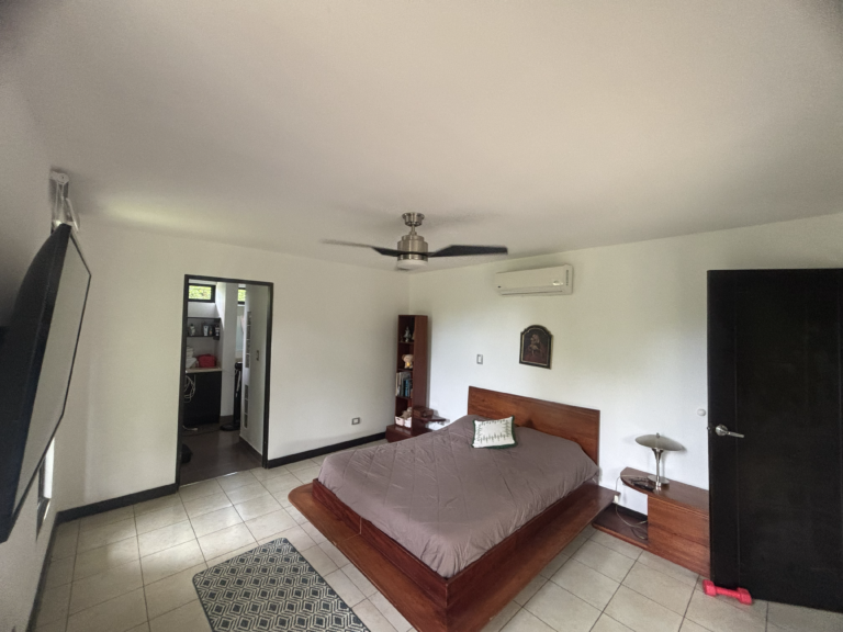 Casa en venta en Liberia – 350 m² construidos Arquitectura Minimalista