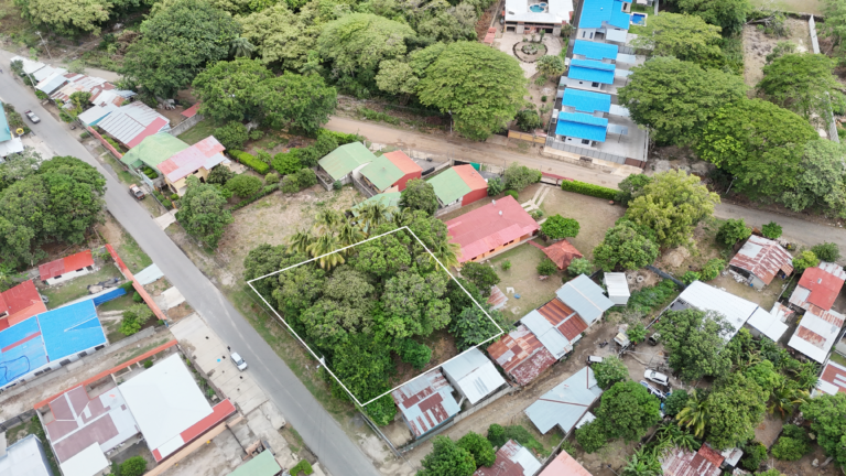 Lote en venta en Barrio La Cruz, Liberia | 1,178 m² con Uso Mixto
