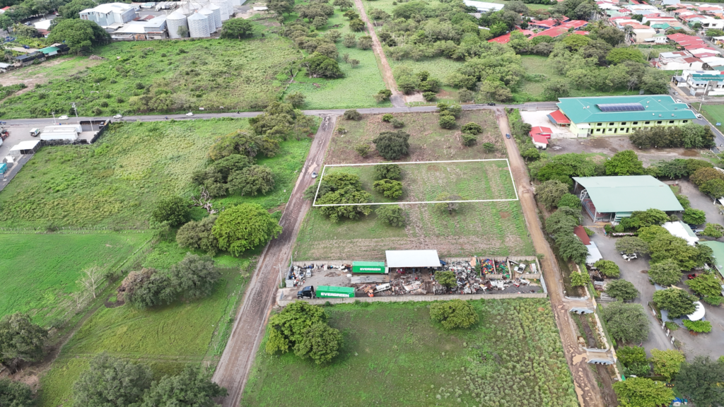 Lote comercial de 3.251 m² en venta en Liberia, Guanacaste – Uso mixto y dos frentes