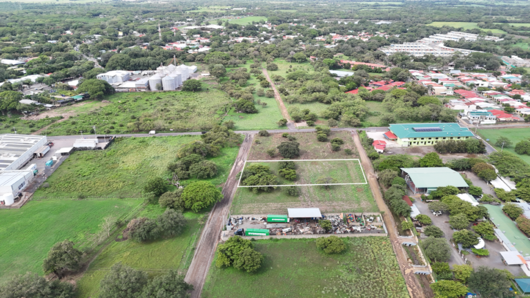 Lote comercial de 3.251 m² en venta en Liberia, Guanacaste – Uso mixto y dos frentes