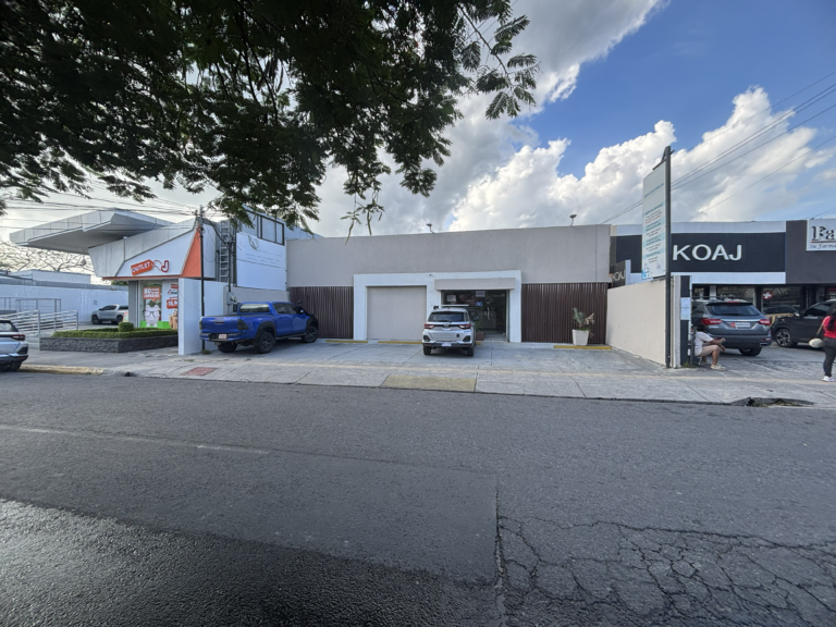 Local comercial en alquiler en Avenida 25 de Julio, Liberia | 110 m²